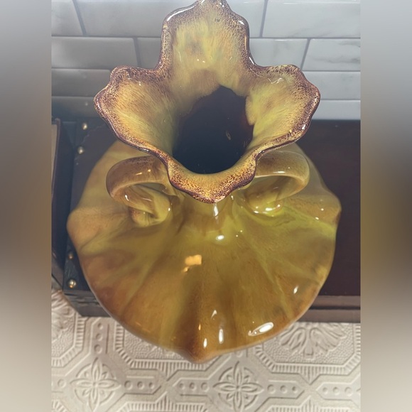 Vintage MCM Blue Mountain Pottery 2 Handle Vase Glossy Yellow & Brown Glaze - Picture 6 of 16